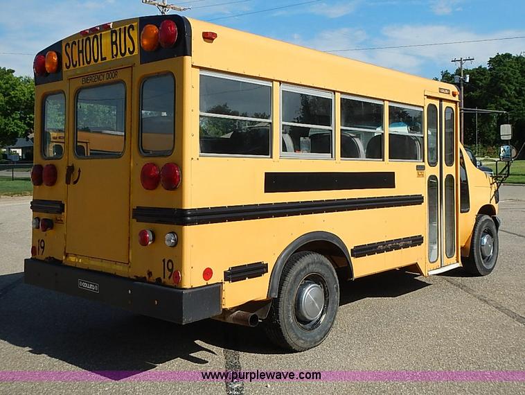 image for item J3188 1996 Ford E350 Collins school bus