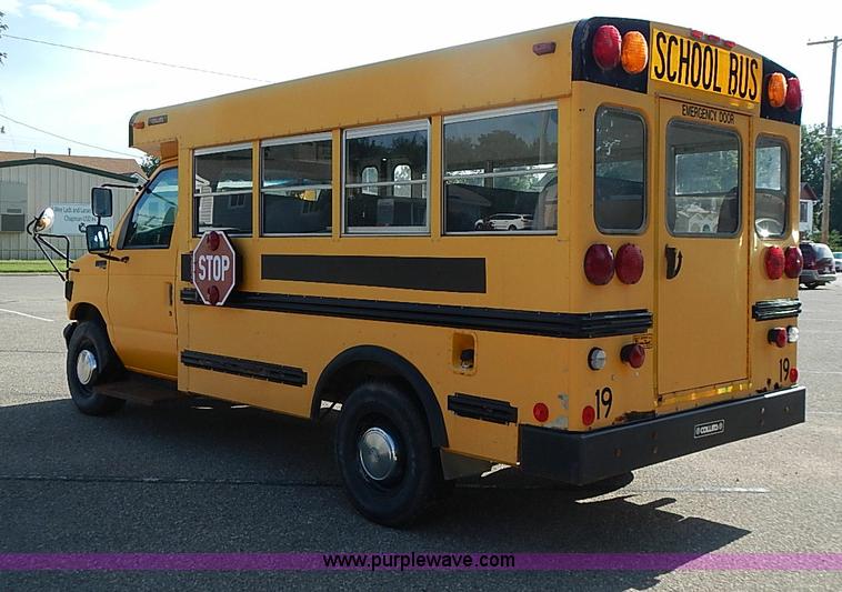 image for item J3188 1996 Ford E350 Collins school bus
