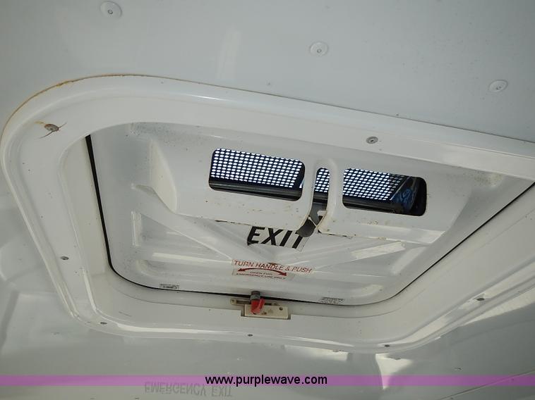 image for item J3188 1996 Ford E350 Collins school bus