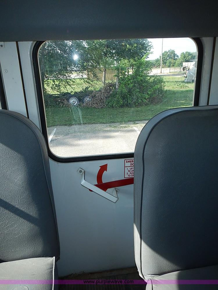 image for item J3188 1996 Ford E350 Collins school bus