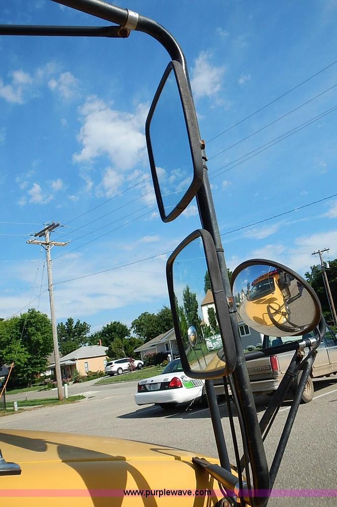 image for item J3188 1996 Ford E350 Collins school bus