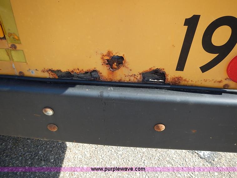 image for item J3188 1996 Ford E350 Collins school bus