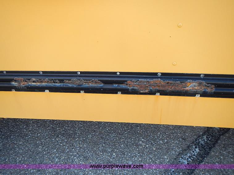 image for item J3188 1996 Ford E350 Collins school bus