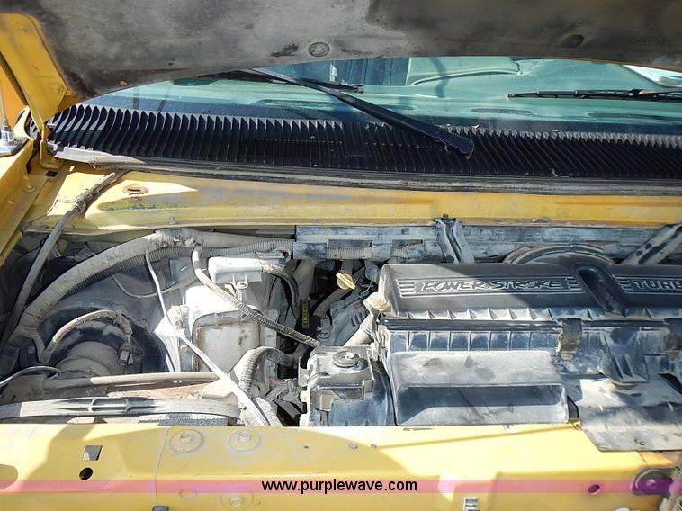 image for item J3188 1996 Ford E350 Collins school bus