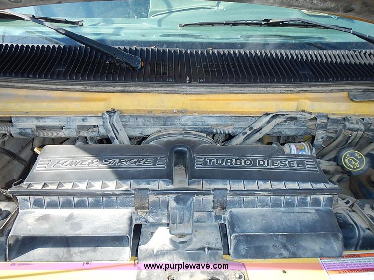 image for item J3188 1996 Ford E350 Collins school bus