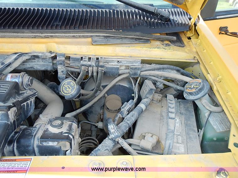 image for item J3188 1996 Ford E350 Collins school bus