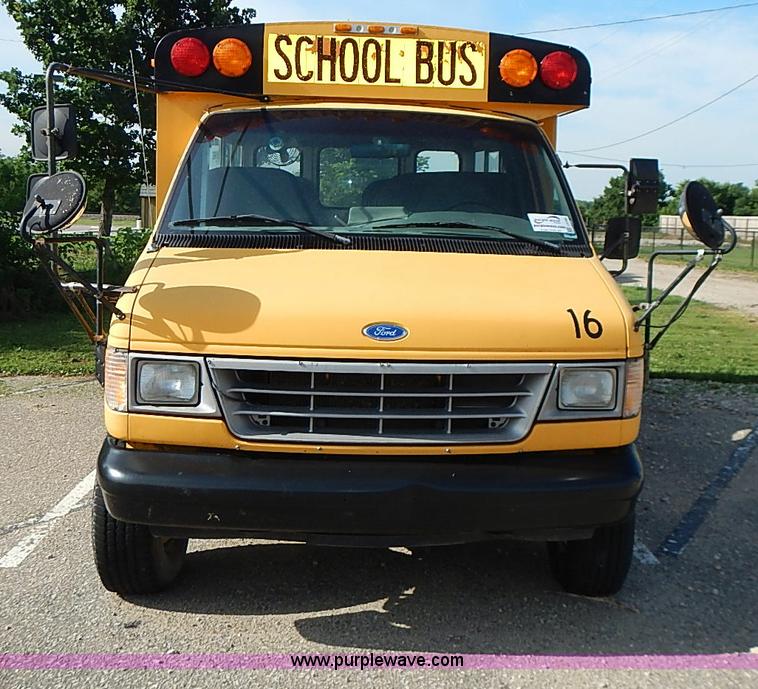 image for item J3189 1996 Ford E350 Collins school bus