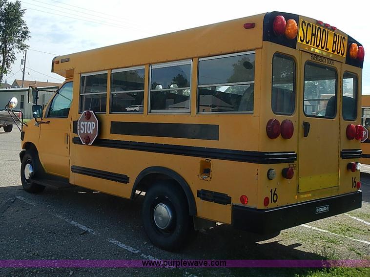 image for item J3189 1996 Ford E350 Collins school bus