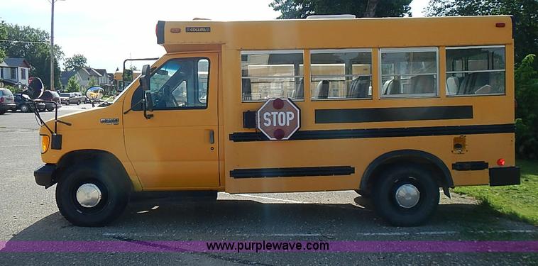 image for item J3189 1996 Ford E350 Collins school bus