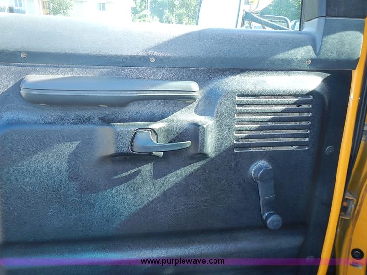 image for item J3189 1996 Ford E350 Collins school bus