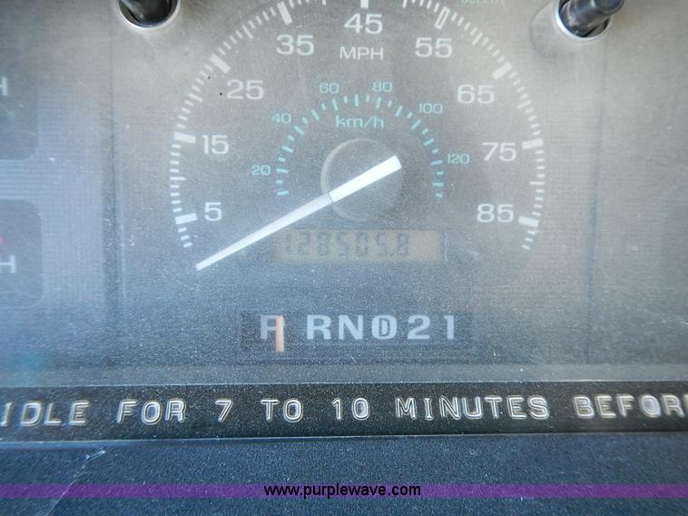 image for item J3189 1996 Ford E350 Collins school bus