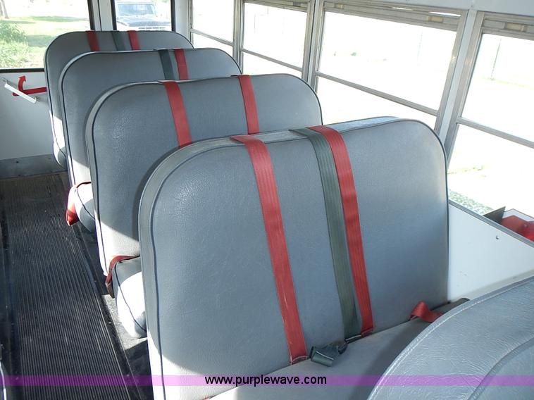 image for item J3189 1996 Ford E350 Collins school bus