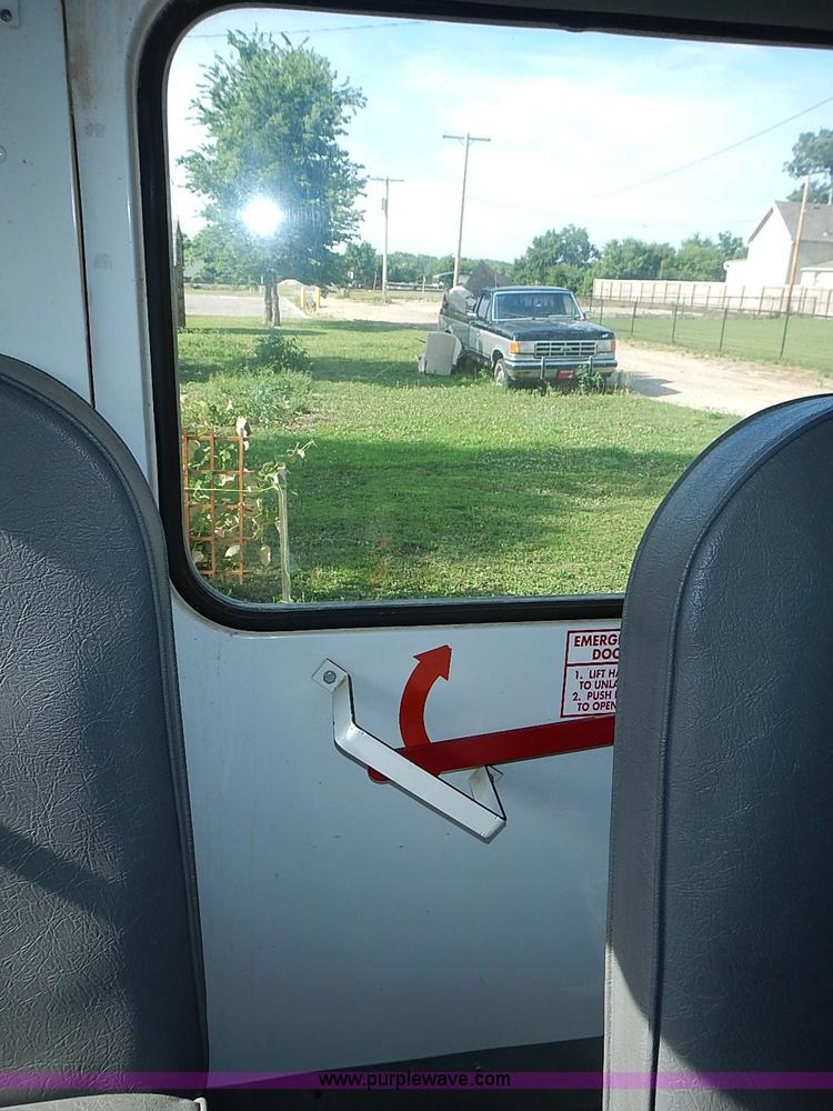 image for item J3189 1996 Ford E350 Collins school bus