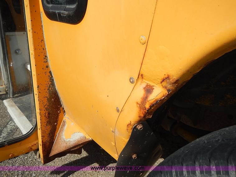 image for item J3189 1996 Ford E350 Collins school bus