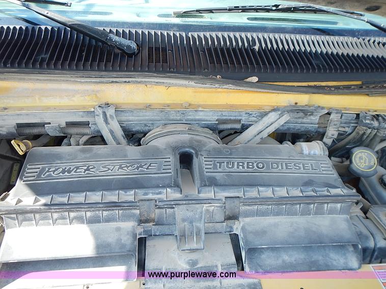 image for item J3189 1996 Ford E350 Collins school bus