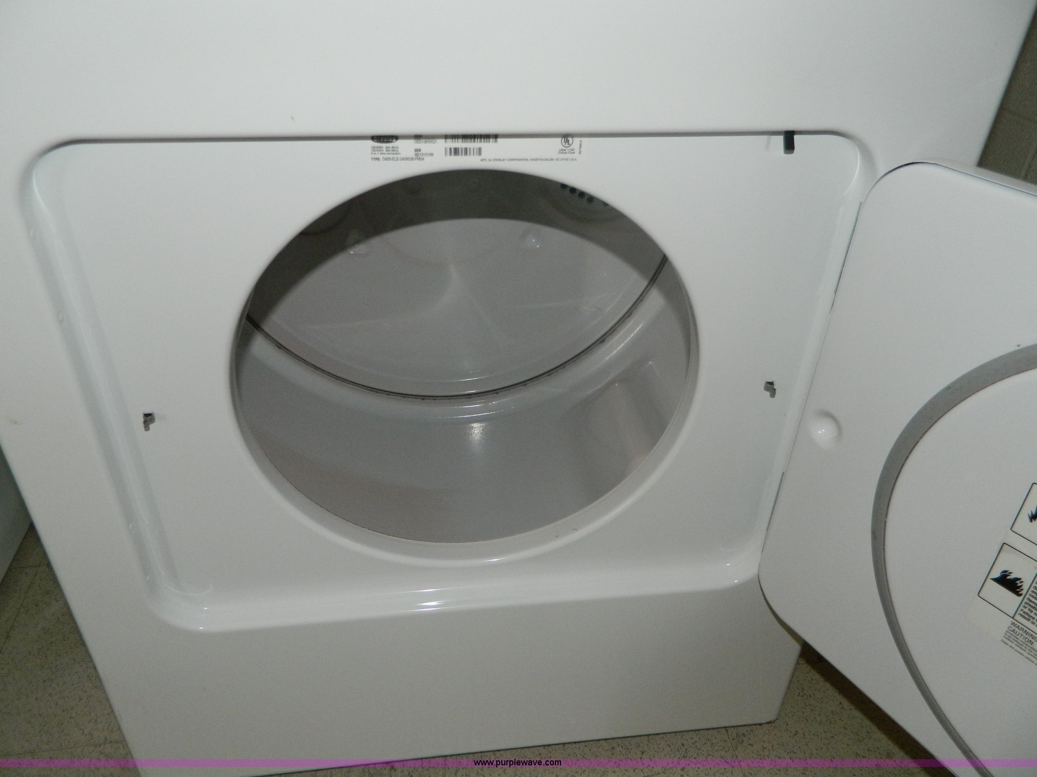 Crosley washing machine in Salina, KS Item AL9817 sold Purple Wave