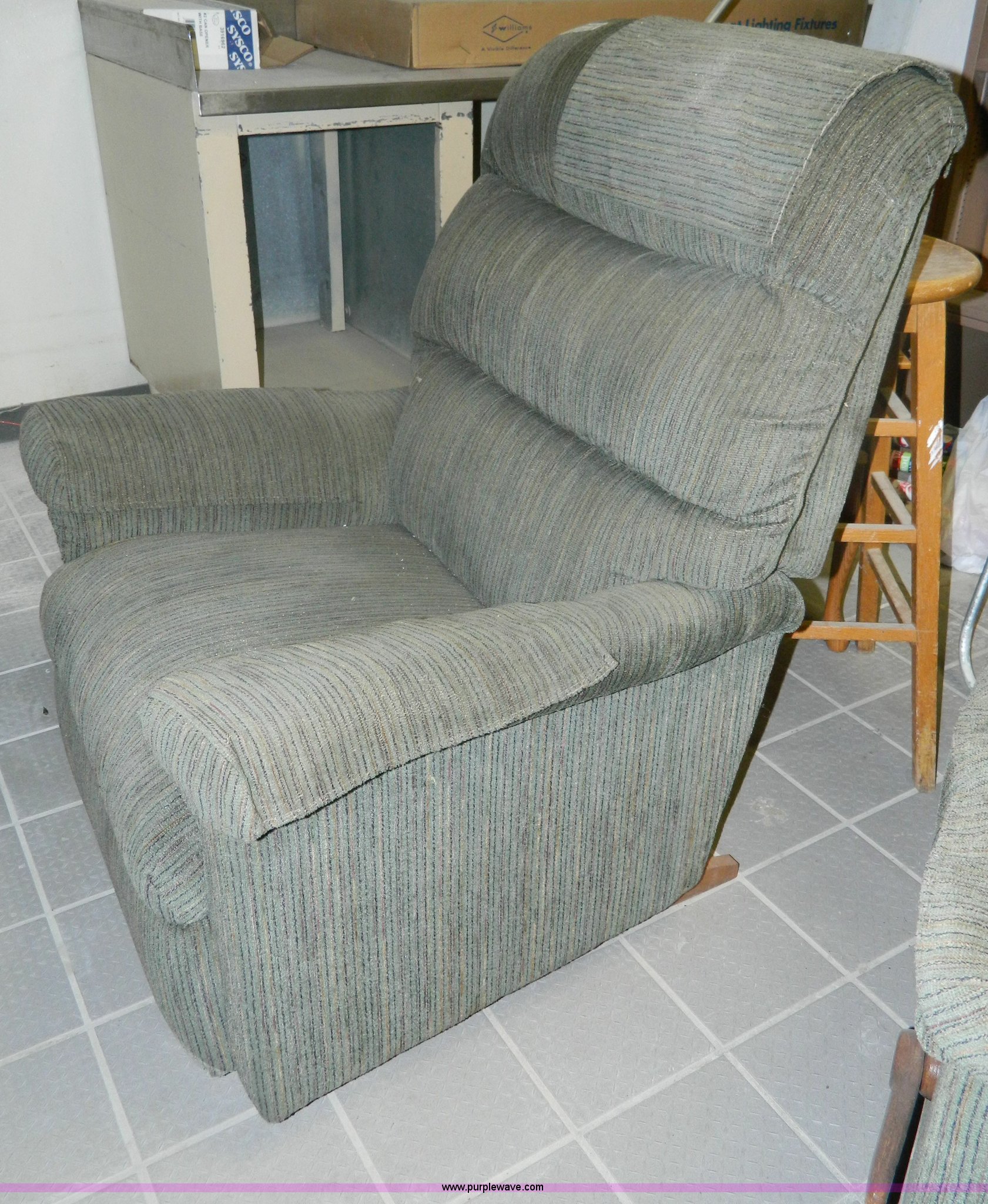(2) Lazy Boy recliners in Hill City, KS Item AX9722 sold Purple Wave
