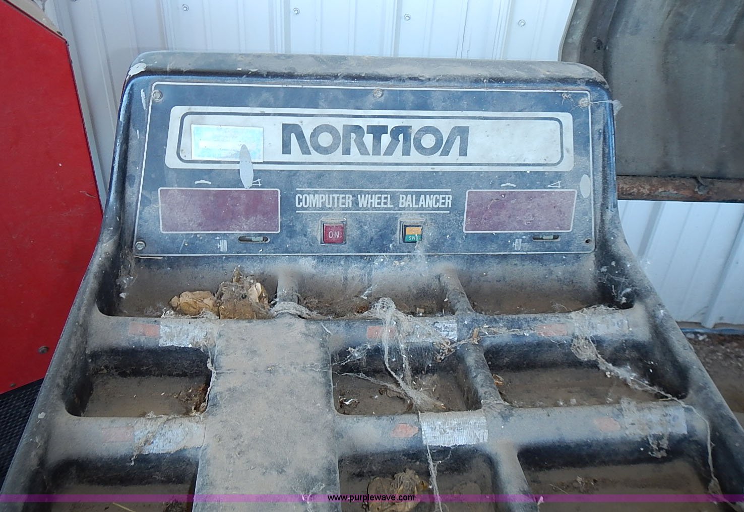 Nortron 7403116 wheel balancer in Kansas City, KS Item BA9210 sold