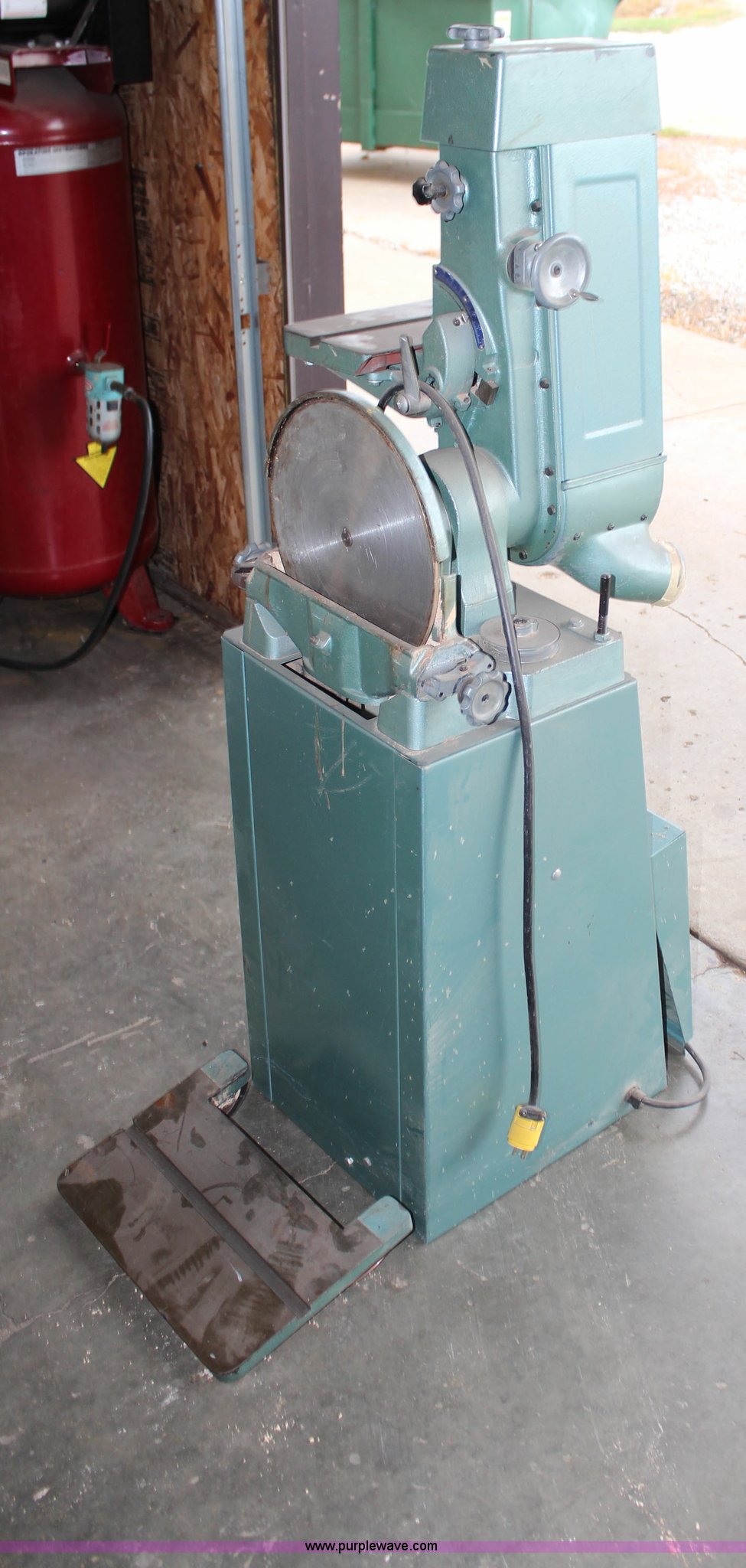 Wilton belt and disc sander in McLouth, KS Item BA9240 sold Purple Wave