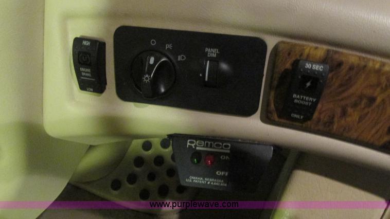 image for item AC9823 2003 Alpine Coach M-40FD RV