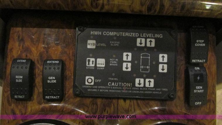 image for item AC9823 2003 Alpine Coach M-40FD RV