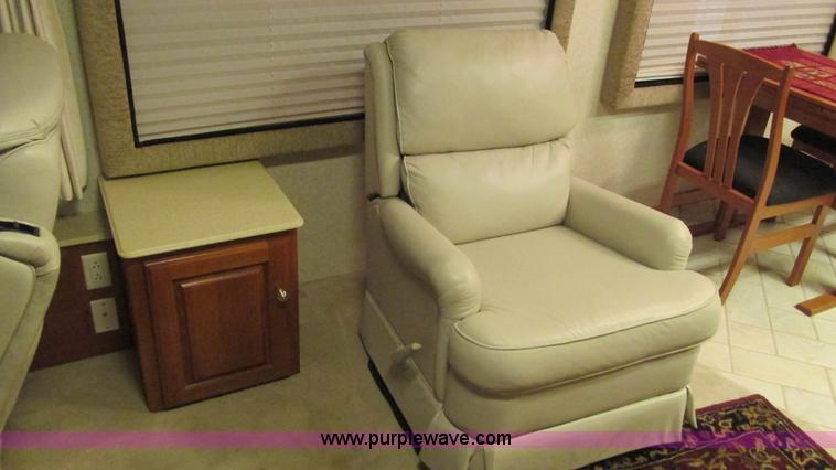 image for item AC9823 2003 Alpine Coach M-40FD RV