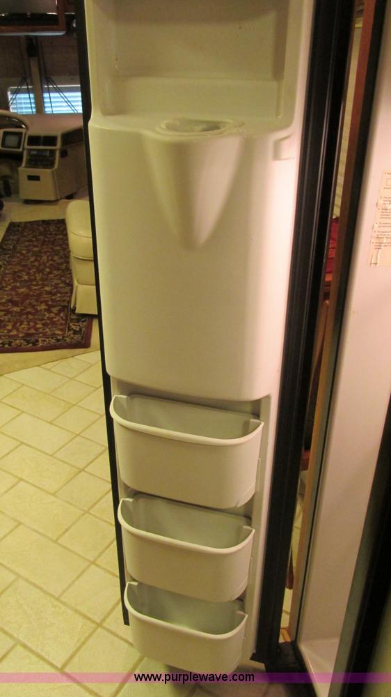 image for item AC9823 2003 Alpine Coach M-40FD RV