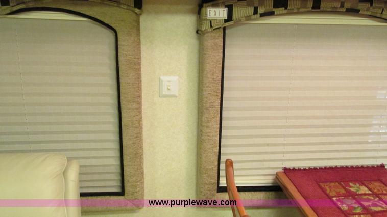 image for item AC9823 2003 Alpine Coach M-40FD RV