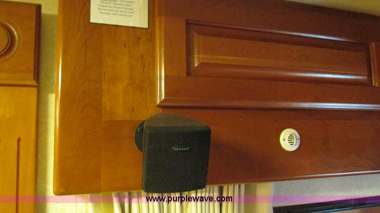 image for item AC9823 2003 Alpine Coach M-40FD RV