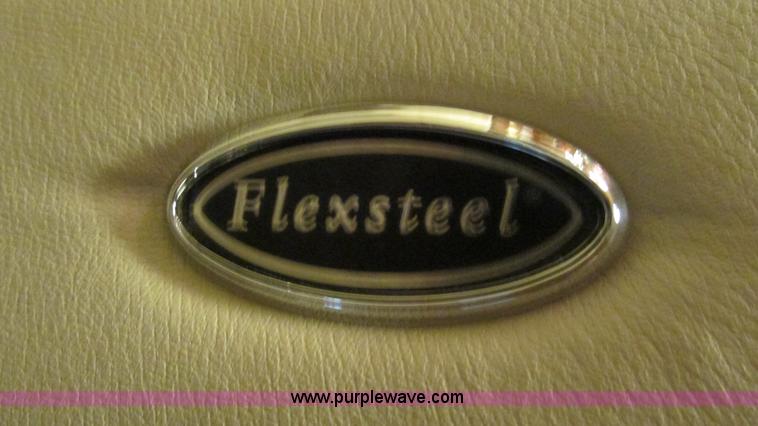 image for item AC9823 2003 Alpine Coach M-40FD RV