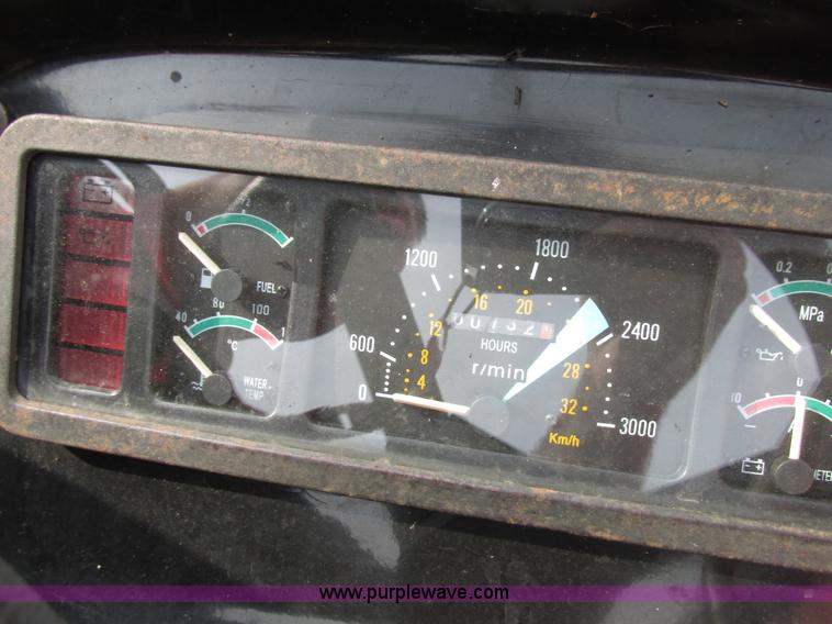 image for item AN9003 2006 Farm Pro 2425 MFWD tractor