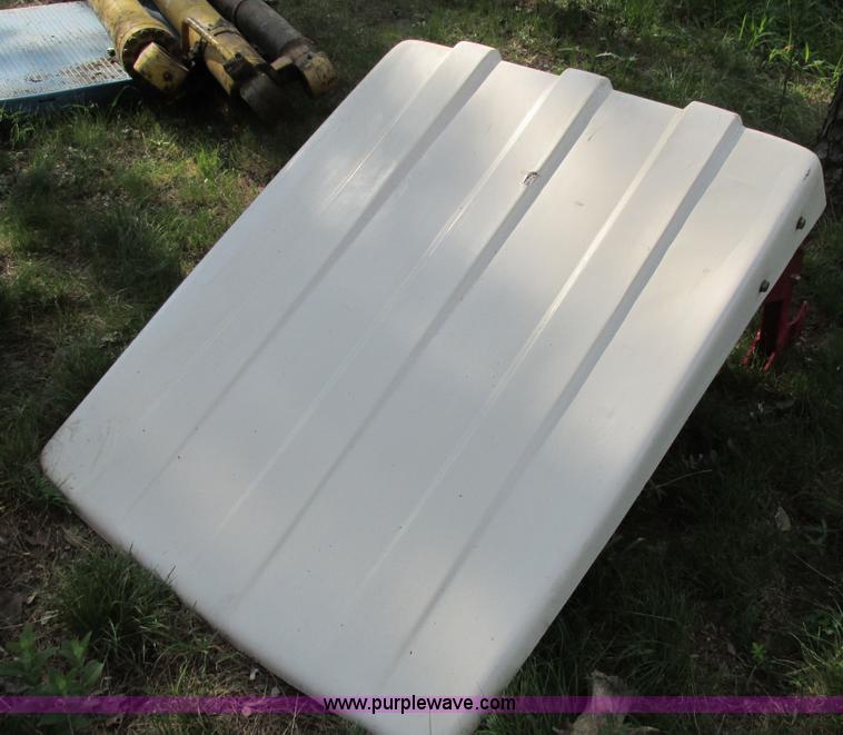 image for item AN9003 2006 Farm Pro 2425 MFWD tractor