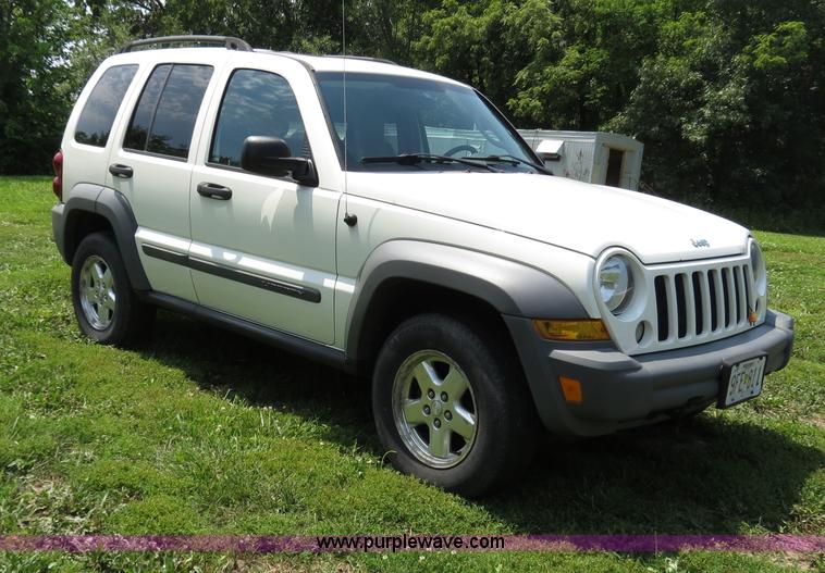 image for item B4923 2005 Jeep Liberty Trail Edition SUV