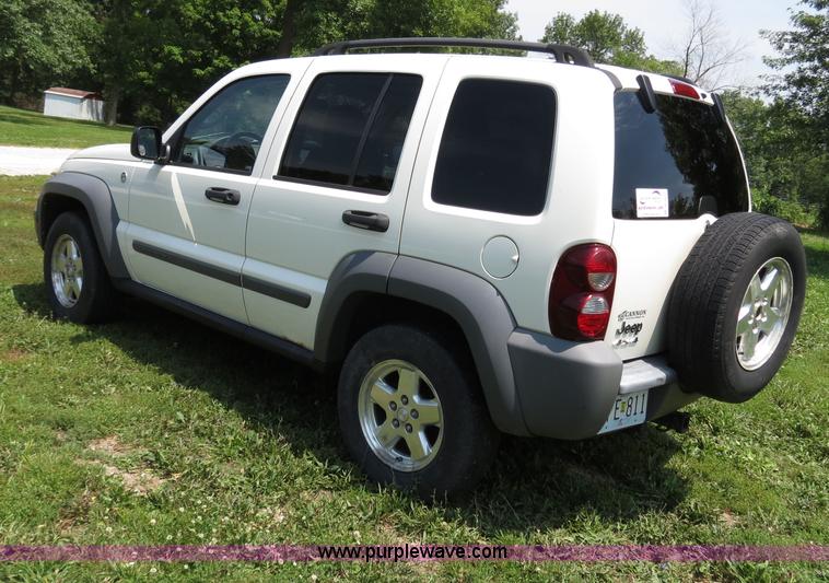 image for item B4923 2005 Jeep Liberty Trail Edition SUV