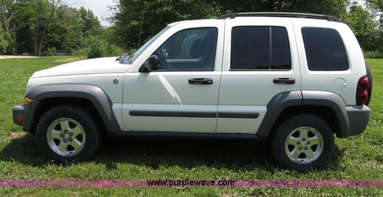 image for item B4923 2005 Jeep Liberty Trail Edition SUV