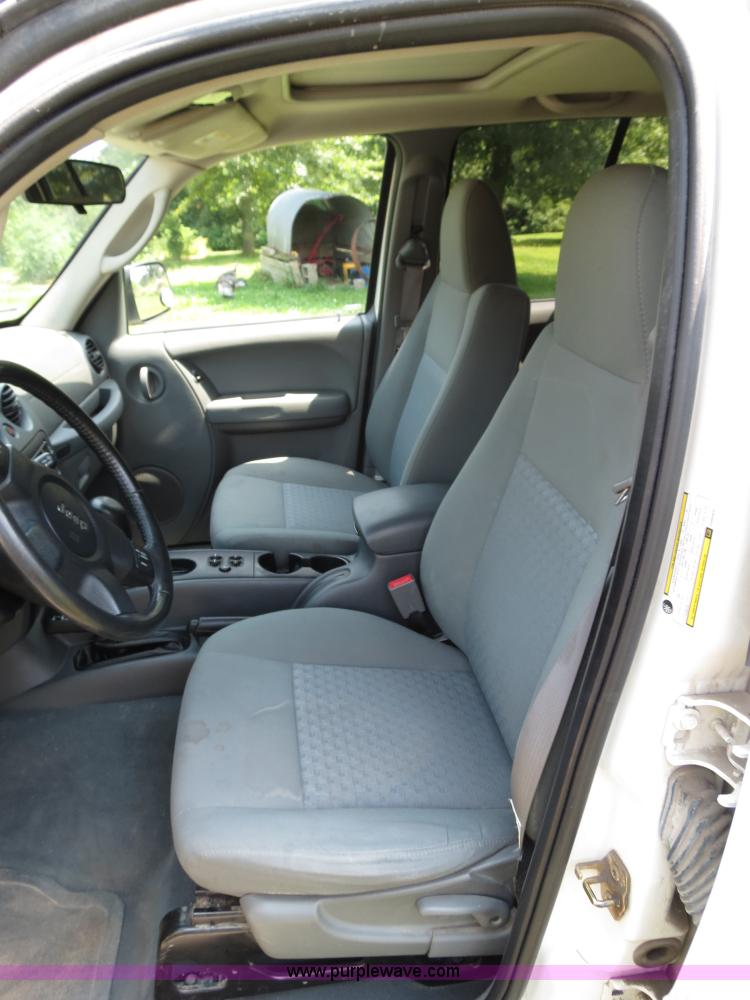 image for item B4923 2005 Jeep Liberty Trail Edition SUV