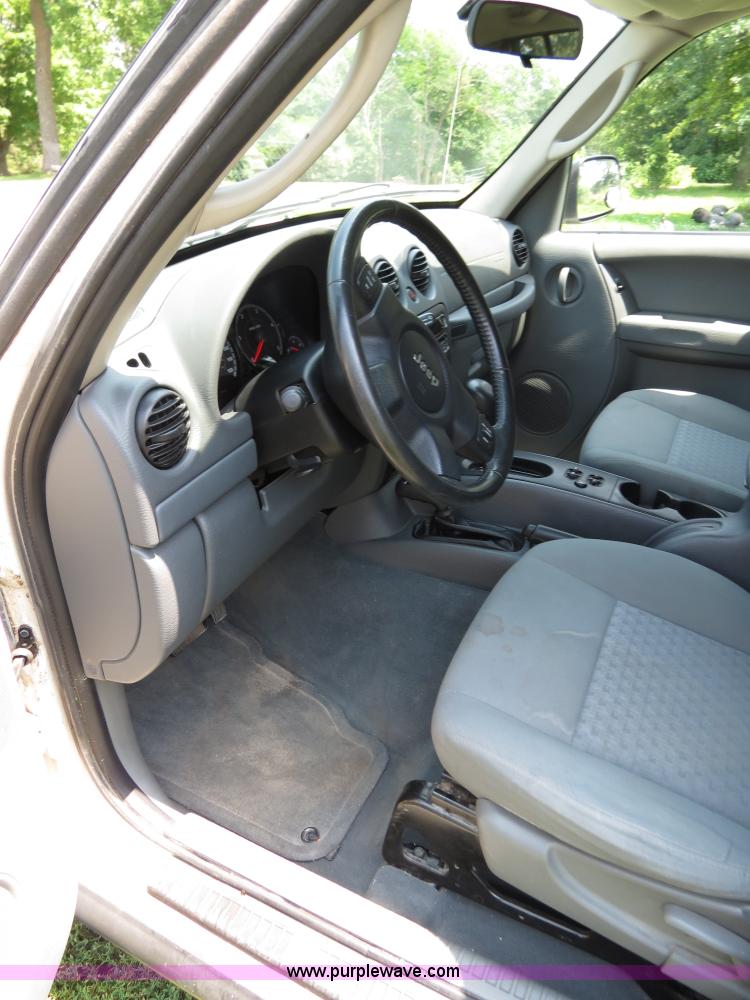 image for item B4923 2005 Jeep Liberty Trail Edition SUV