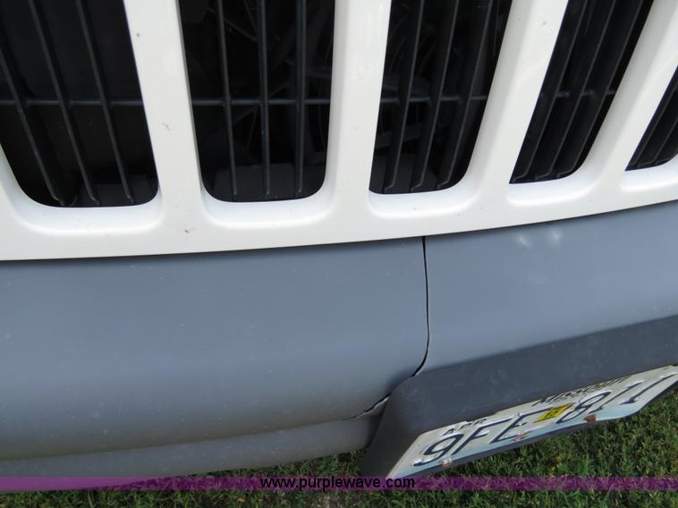 image for item B4923 2005 Jeep Liberty Trail Edition SUV