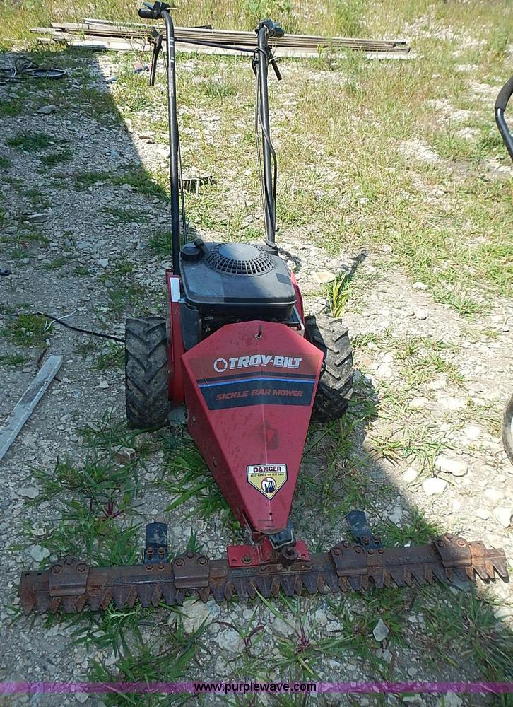 image for item BB9875 Assorted lawn and garden equipment