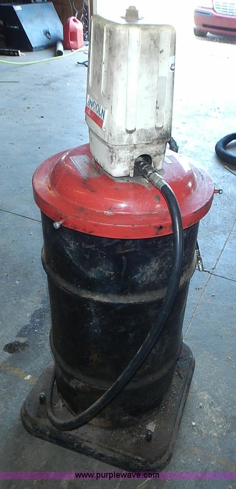 image for item BB9878 Lincoln grease gun and barrel