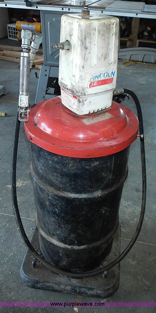 image for item BB9878 Lincoln grease gun and barrel