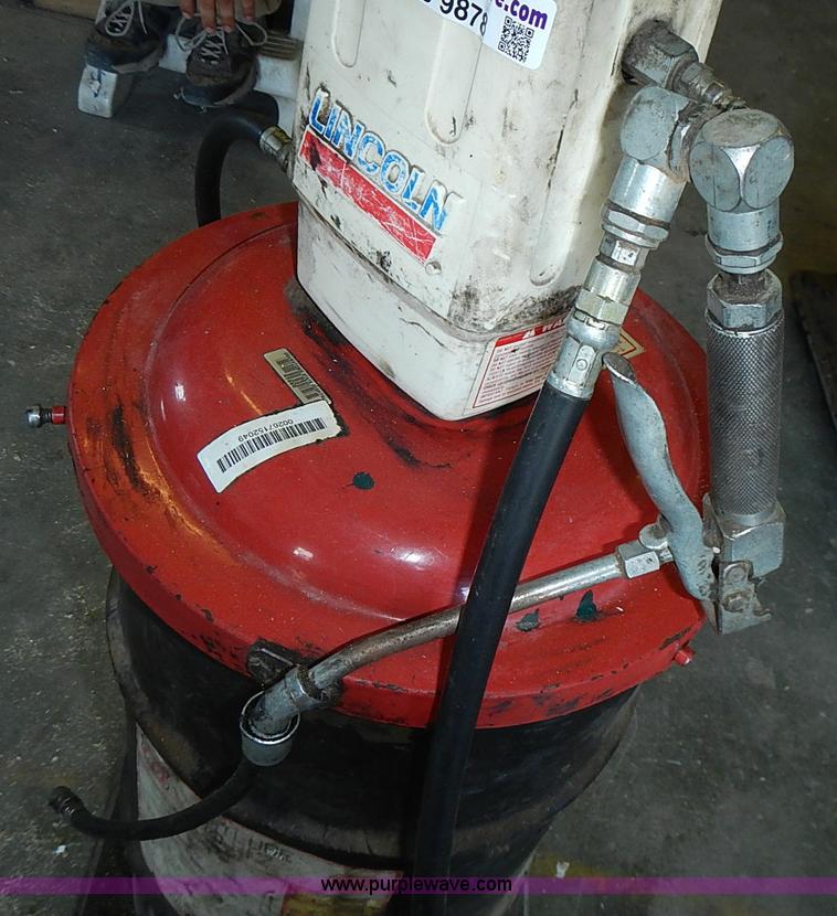 image for item BB9878 Lincoln grease gun and barrel