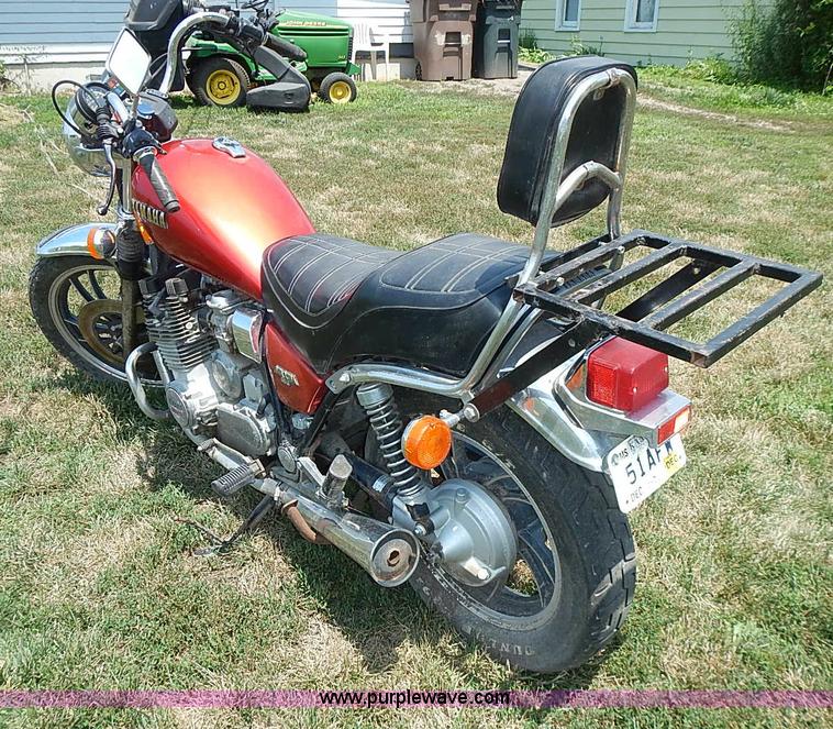 image for item BB9881 1983 Yamaha Maxim 650 motorcycle