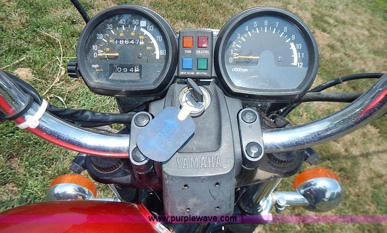 image for item BB9881 1983 Yamaha Maxim 650 motorcycle