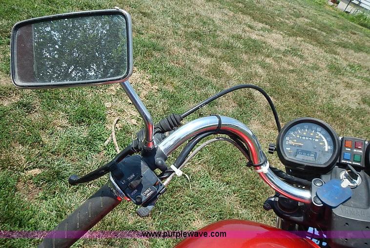image for item BB9881 1983 Yamaha Maxim 650 motorcycle