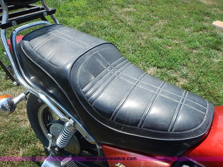 image for item BB9881 1983 Yamaha Maxim 650 motorcycle