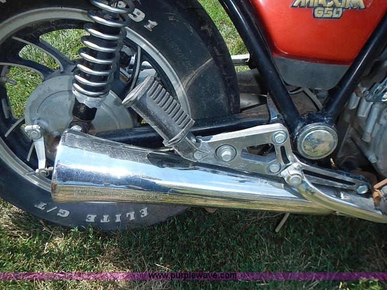 image for item BB9881 1983 Yamaha Maxim 650 motorcycle