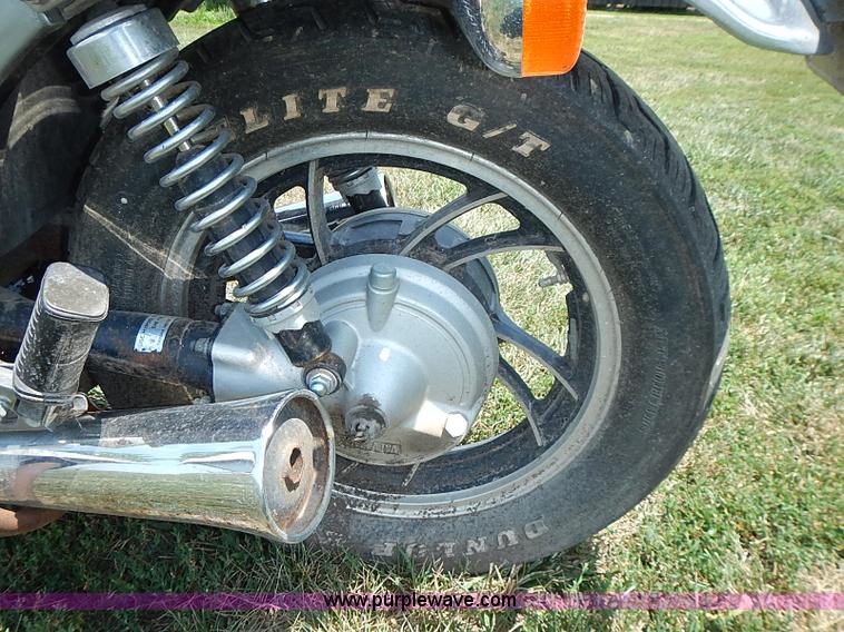 image for item BB9881 1983 Yamaha Maxim 650 motorcycle