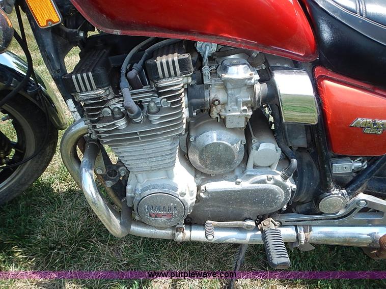 image for item BB9881 1983 Yamaha Maxim 650 motorcycle