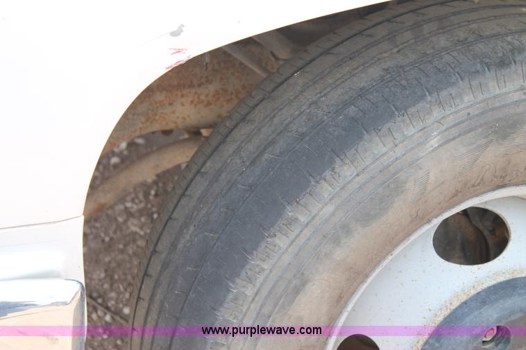 image for item C3932 1999 Chevrolet 3500 truck cab and chassis